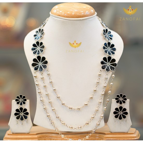 Thuriya Phul Necklace Set